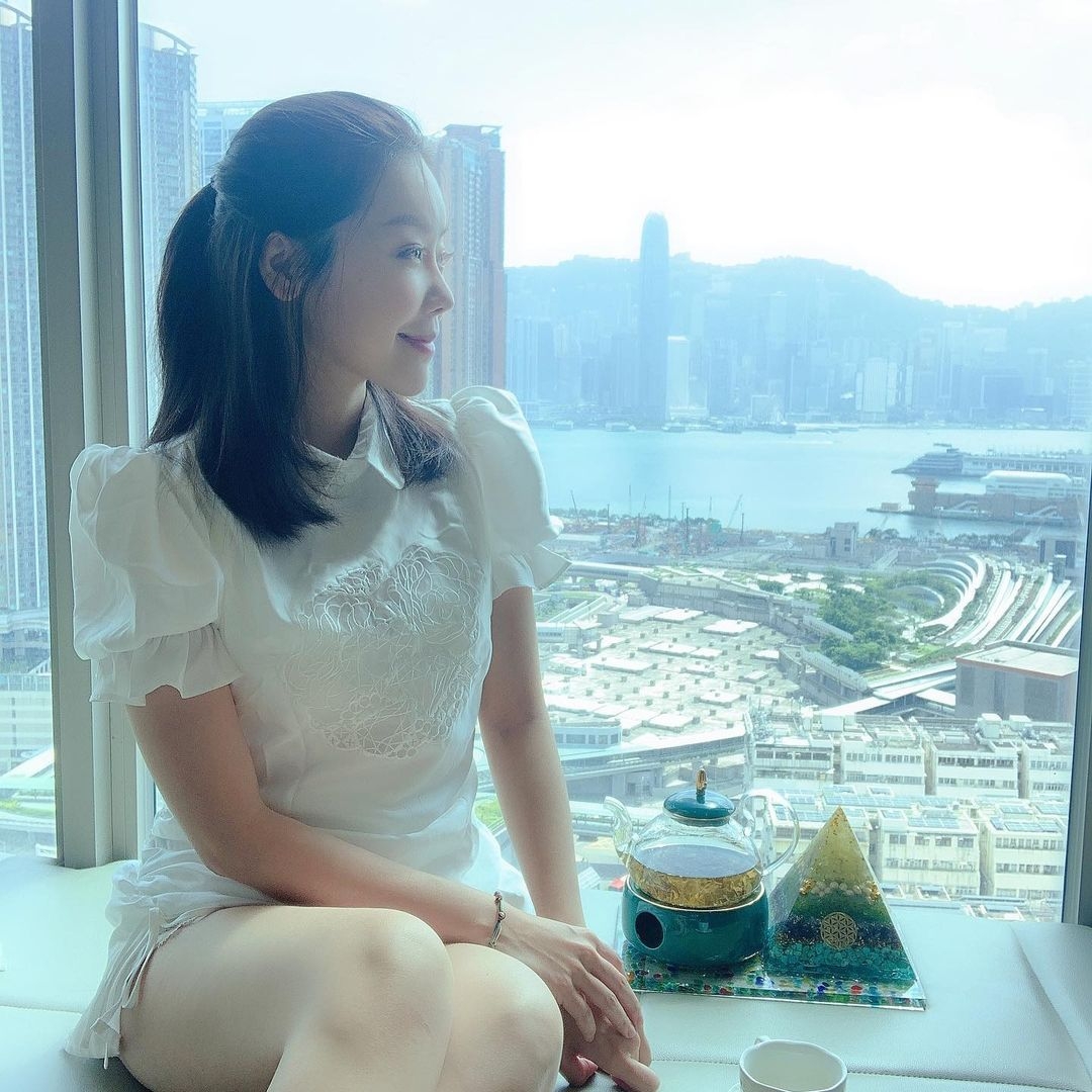 張韋怡(Gogo Cheung)亦獨力承擔父母的生活費和醫藥費