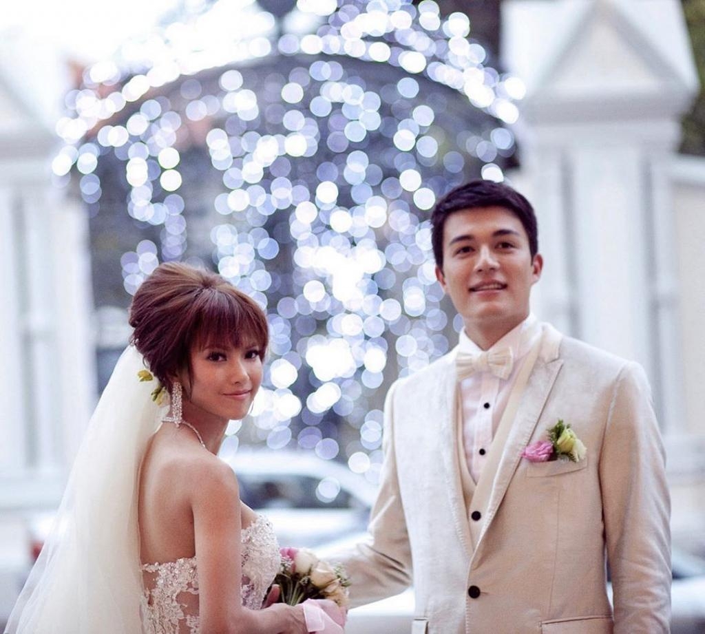 黃婉君 Rosanne 在 2009 年與混血牙醫男友 Derek 結婚