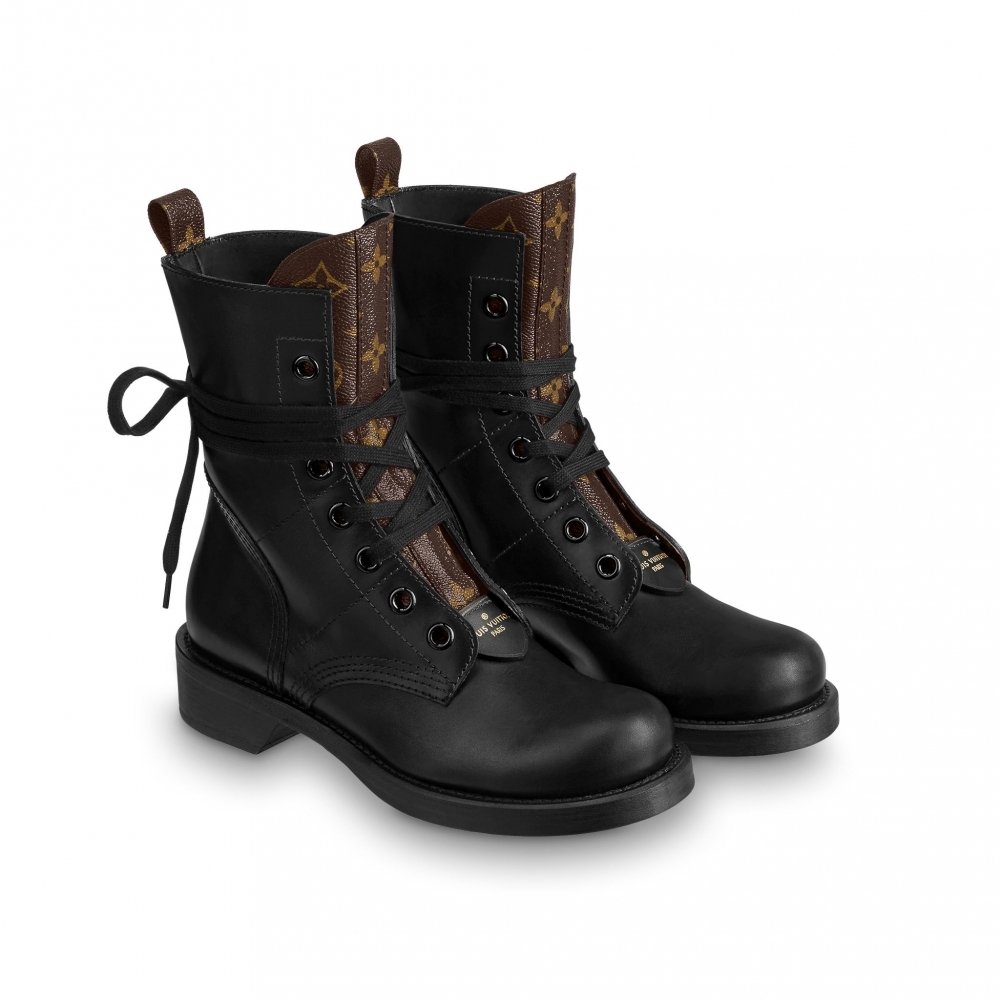 Louis Vuitton 同樣也有推出綁帶靴子,鞋舌採用 Monogram 壓花設計