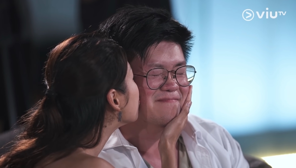 而最後看得最肉緊的,就是每位PTGF都親吻了各位人夫的臉頰,不少網民都表示「玩到咁大」、「如果我係老婆一定嬲爆」!