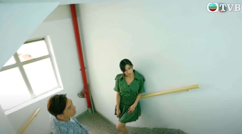 鍾情舊樓的趙希洛,喜歡傳統式的正方間隔,更指自己搬回香港後學會了「斷捨離」