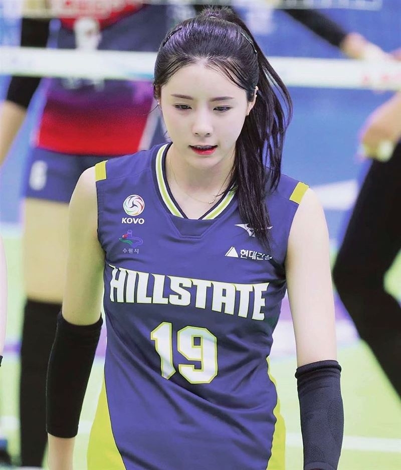 《我是雙胞胎排球選手的另一個受害者》的文章被瘋傳,內文提到姊妹其中一人的隊友