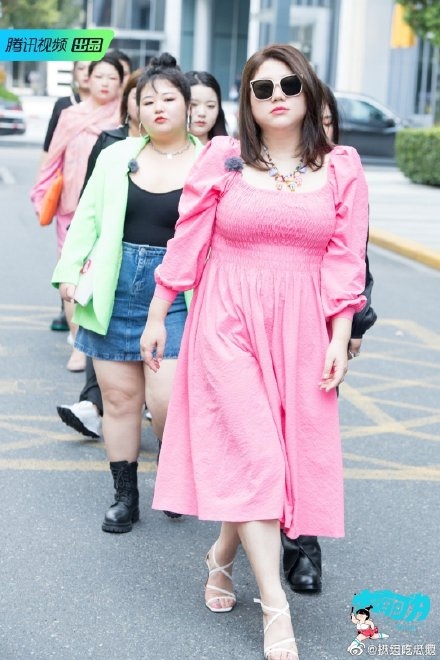 《大有可為的我》走日本藝人「渡邊直美」同樣的風格。