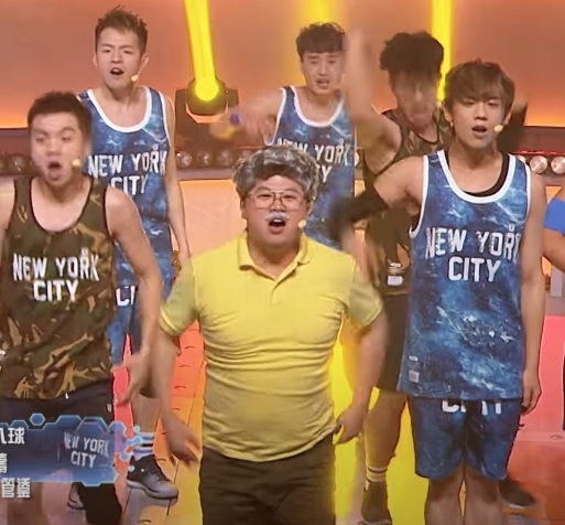 ERROR隊長肥仔(梁業)就因為在參加《全民造星》時,扮演過日本《男兒當入樽》的神角色「安西教練」