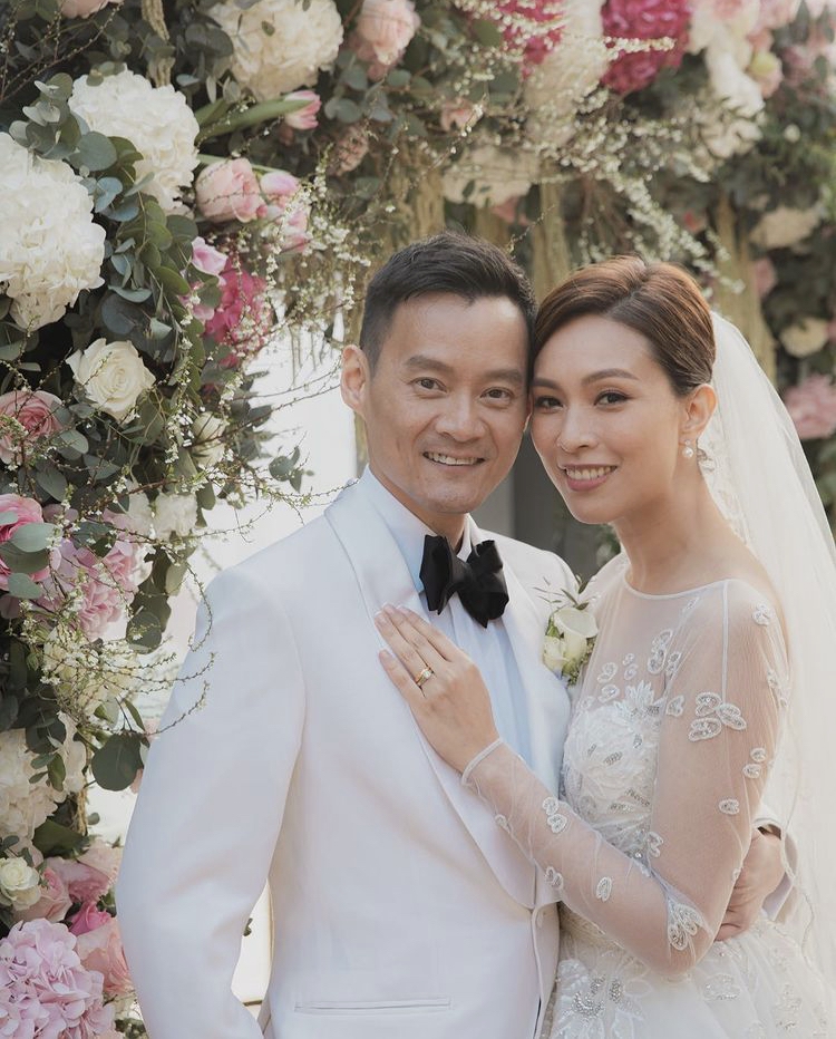 朱慧敏今年初與42歲的心臟科專科醫生陳良貴入紙註冊結婚,並舉行婚禮~