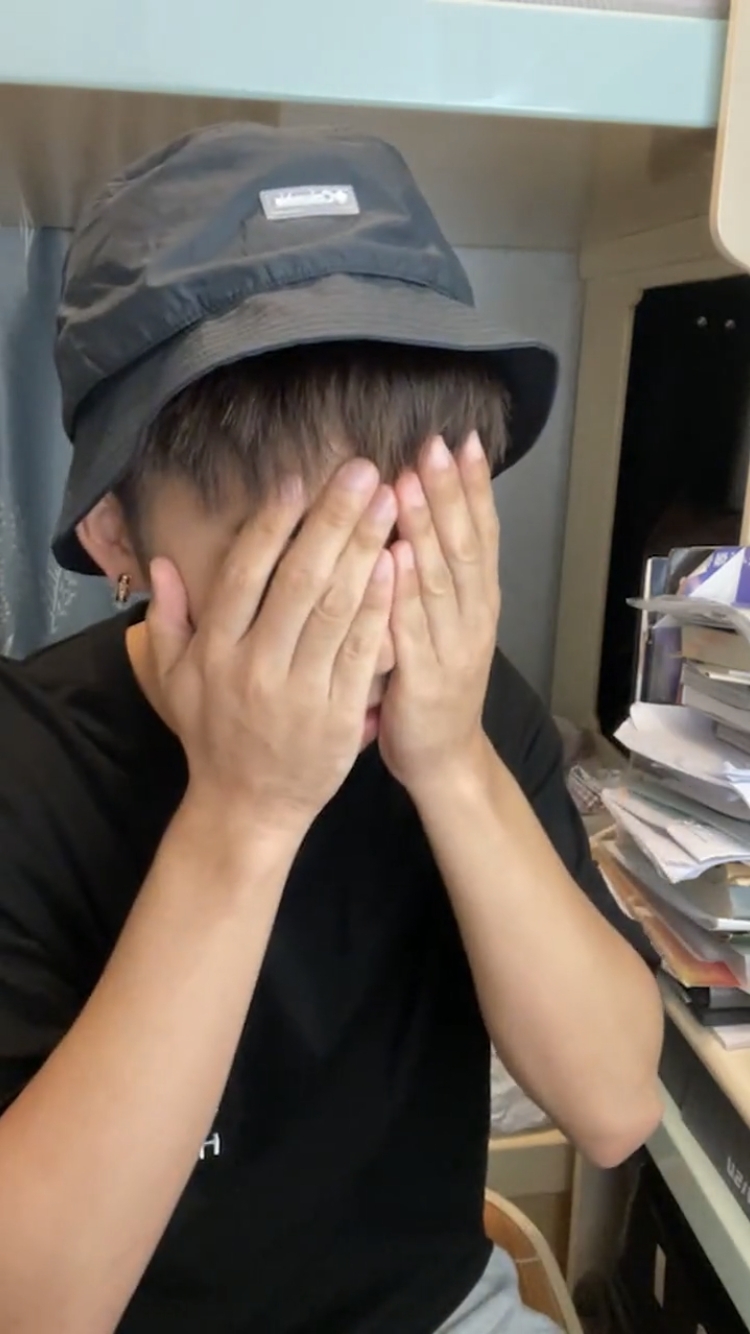 Edan坦言「當時簡直想搵窿捐!」