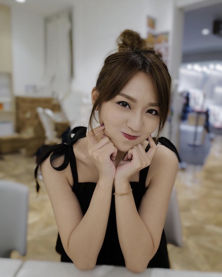 28歲的林穎彤(Bella)向來給人甜美可愛的形象!