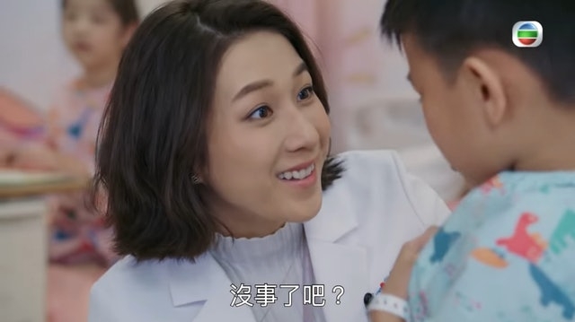 鍾嘉欣和小朋友對戲相當溫柔