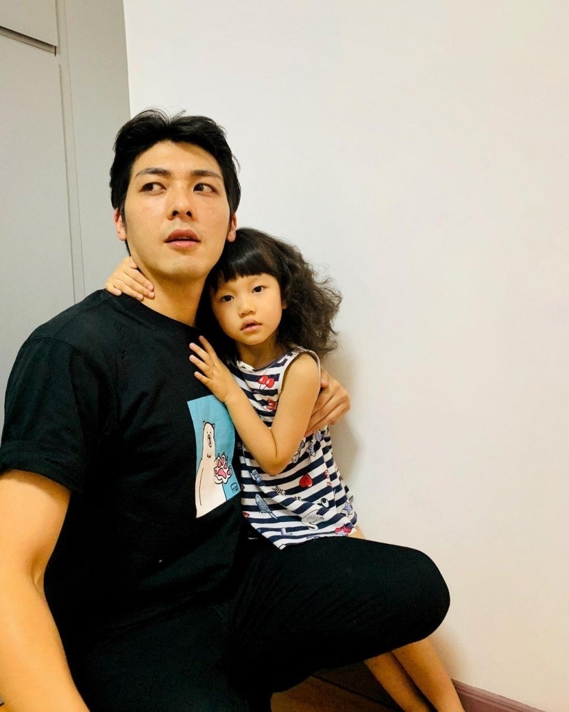 他們2020成婚組成3人的幸福美滿家庭
