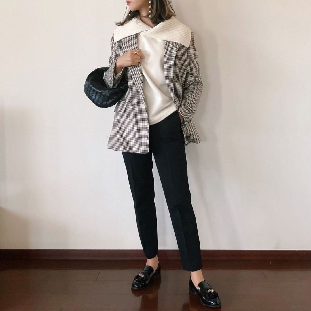 ZARA針織大翻領運動T配搭西裝外套,又可以化身上班族,smart casual look 都沒問題!