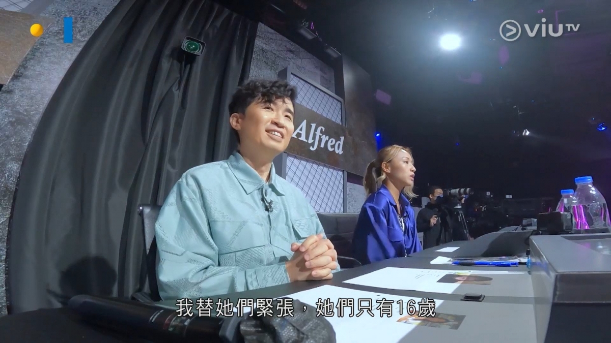 全民造星4一眾評判似乎很受落,鄭融隨即大讚:「超級鍾意妳,因為真係笑咗」