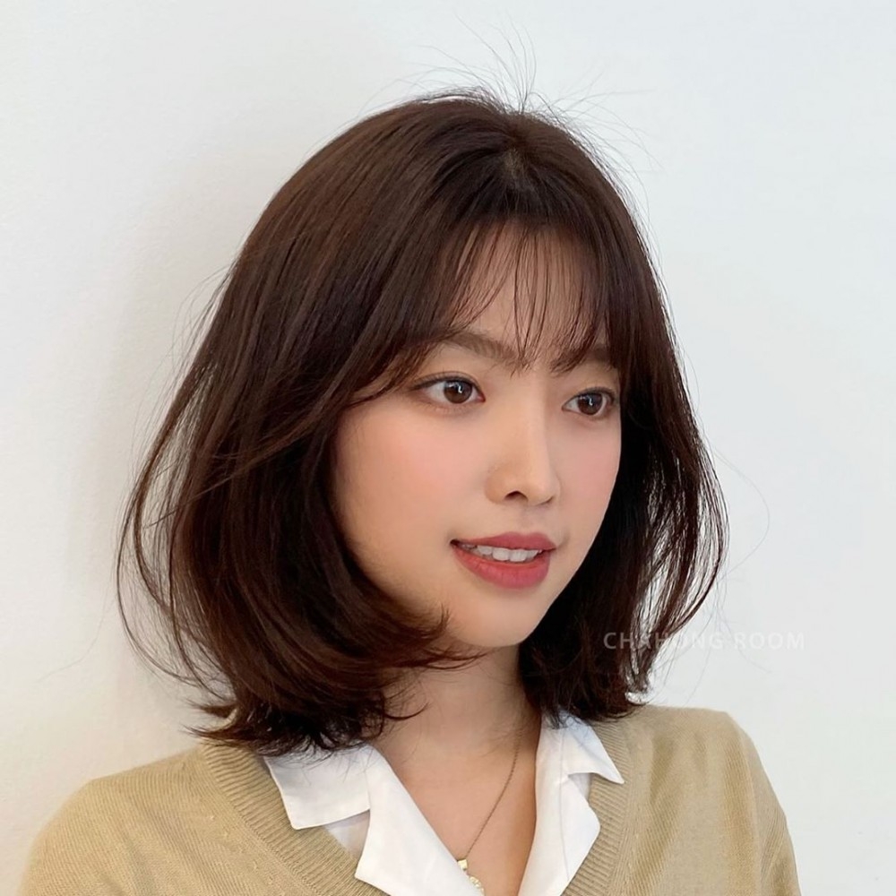 再配搭大波浪的捲髮,營造出隨性優雅的氣質美,吸睛度滿分~