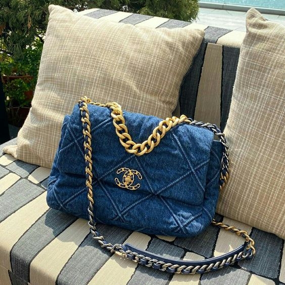 於二手市場以市價5至7折價錢轉售，差額剛好能夠填補你的折舊率