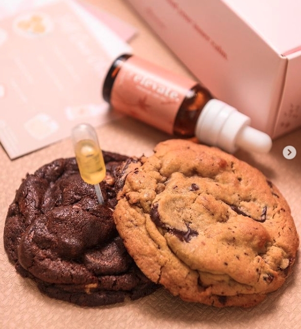 Baked Indulgence 的曲奇口味特別,而且賣相超精緻!超厚身的流心曲奇