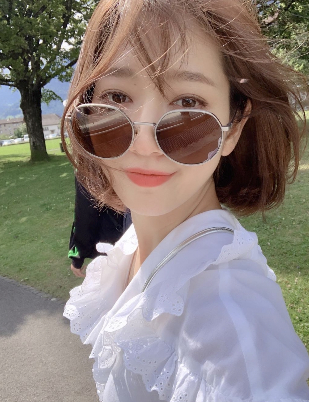朴信惠懷著緊張的心情宣佈:「我與那位相處了很久的朋友決定結婚了。」