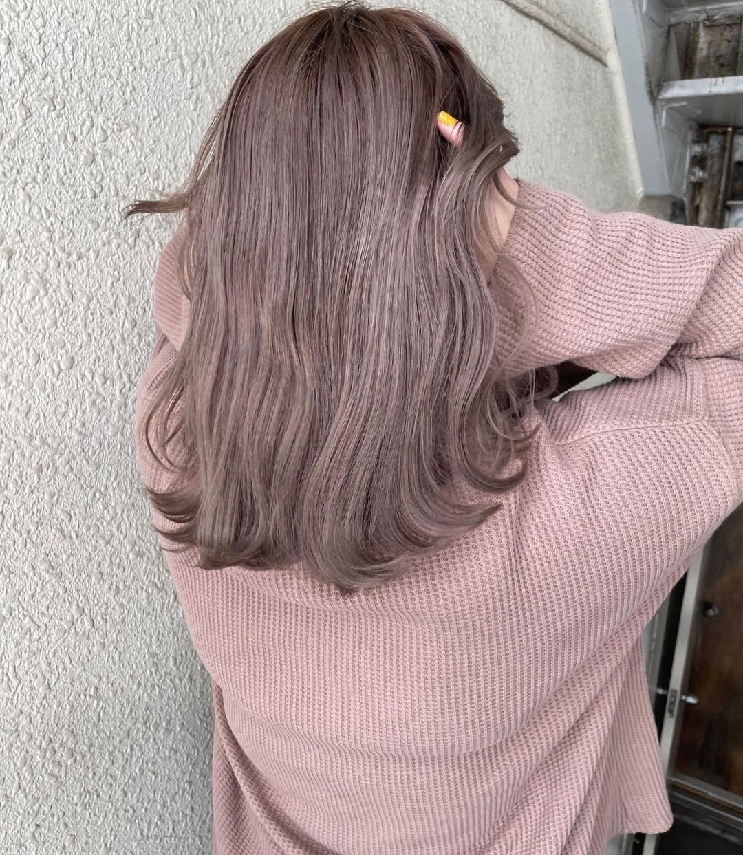 這款柔和的髮色很有甜美感,上鏡時又能提亮氣息