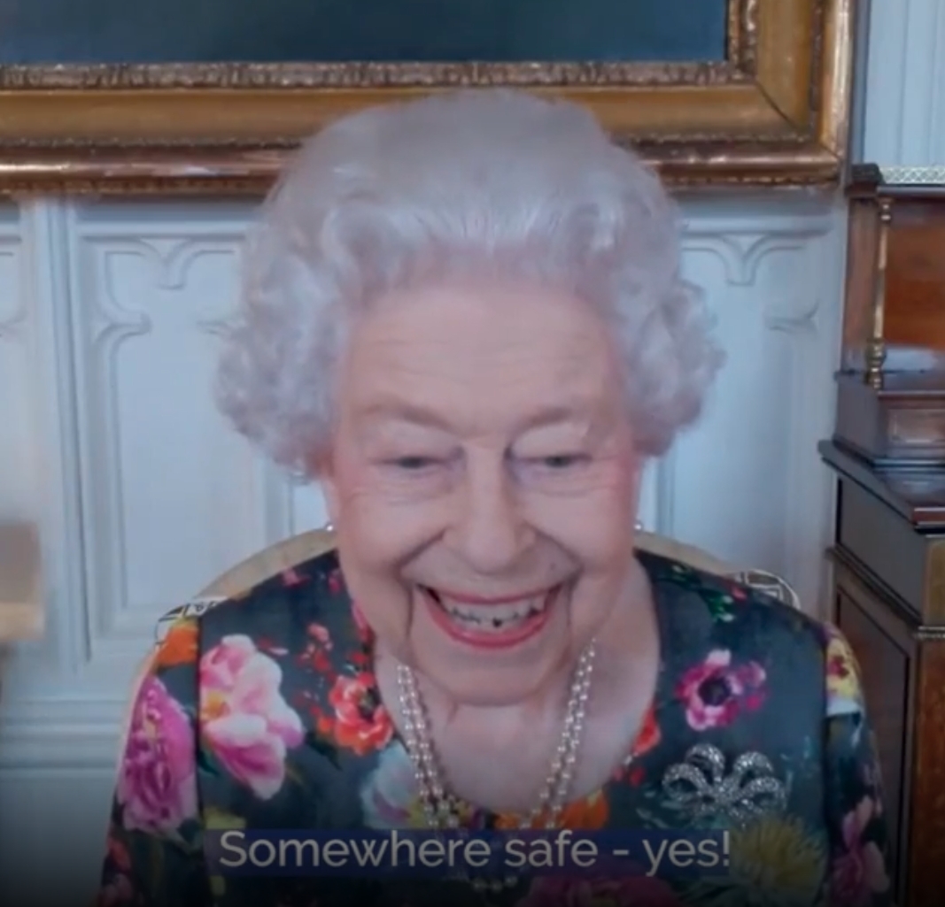 年屆95歲高齡、位高權重的英女王，雖然每次出席公開場合時，看起來都總是容光煥發、精神滿面；