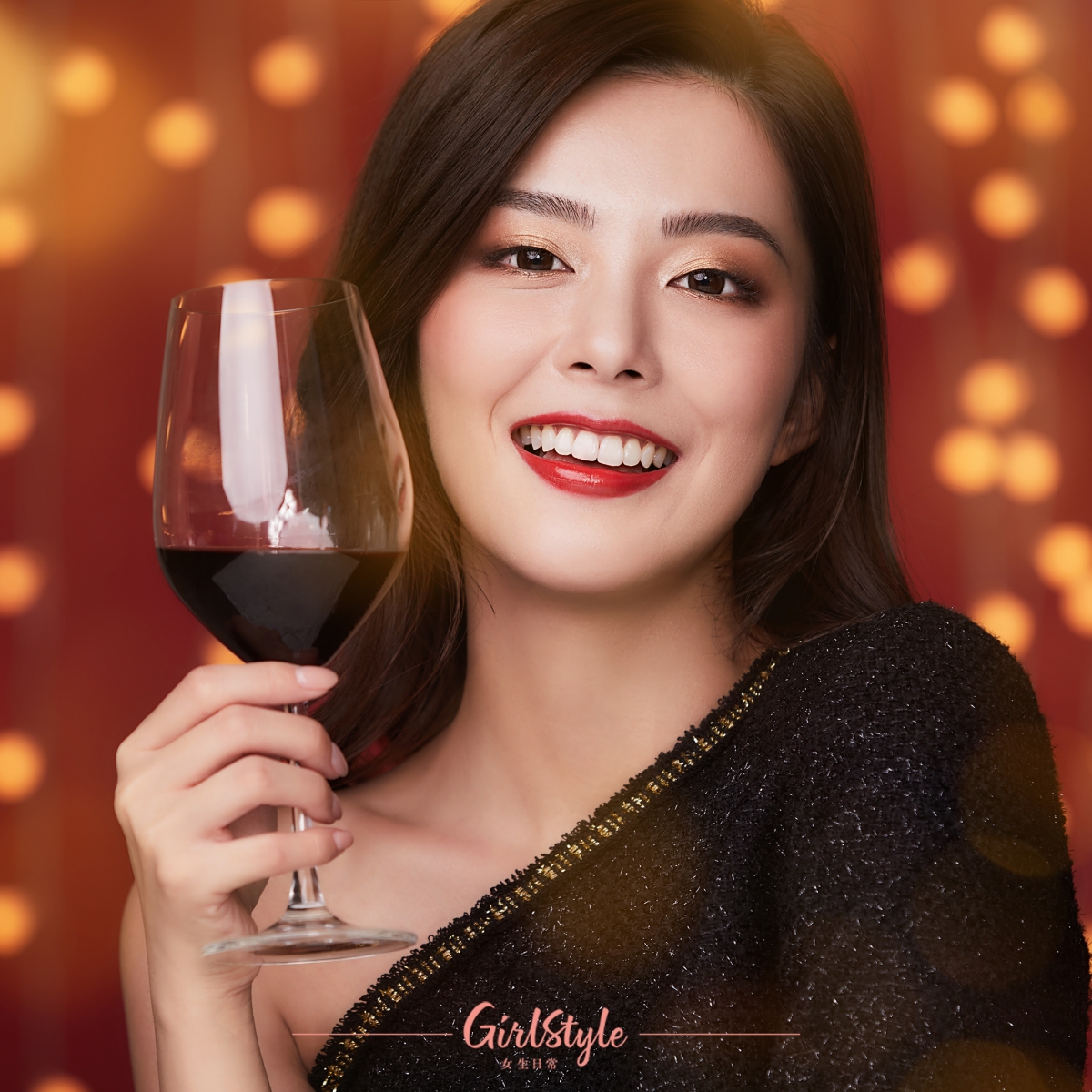 Bobbi Brown柔絲炫彩8色眼影盤讓女生們瞬間由日妝變身晚妝!