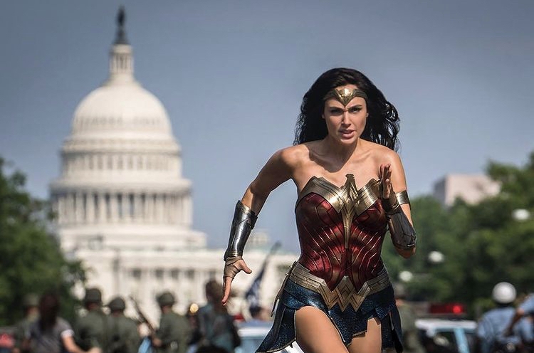 Gal Gadot憑DC超級英雄「神奇女俠(Wonder Woman)」一角而走紅!