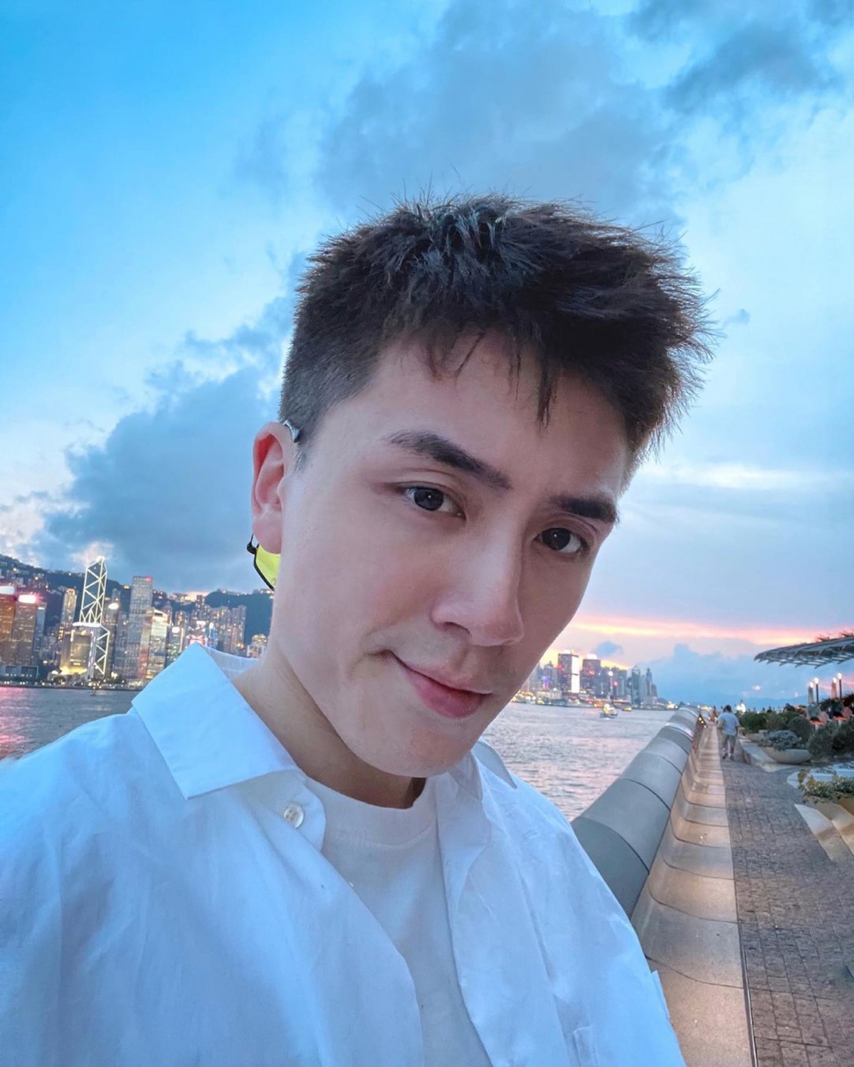 比起24歲的Daniel,同場的陳家樂亦凍齡有道
