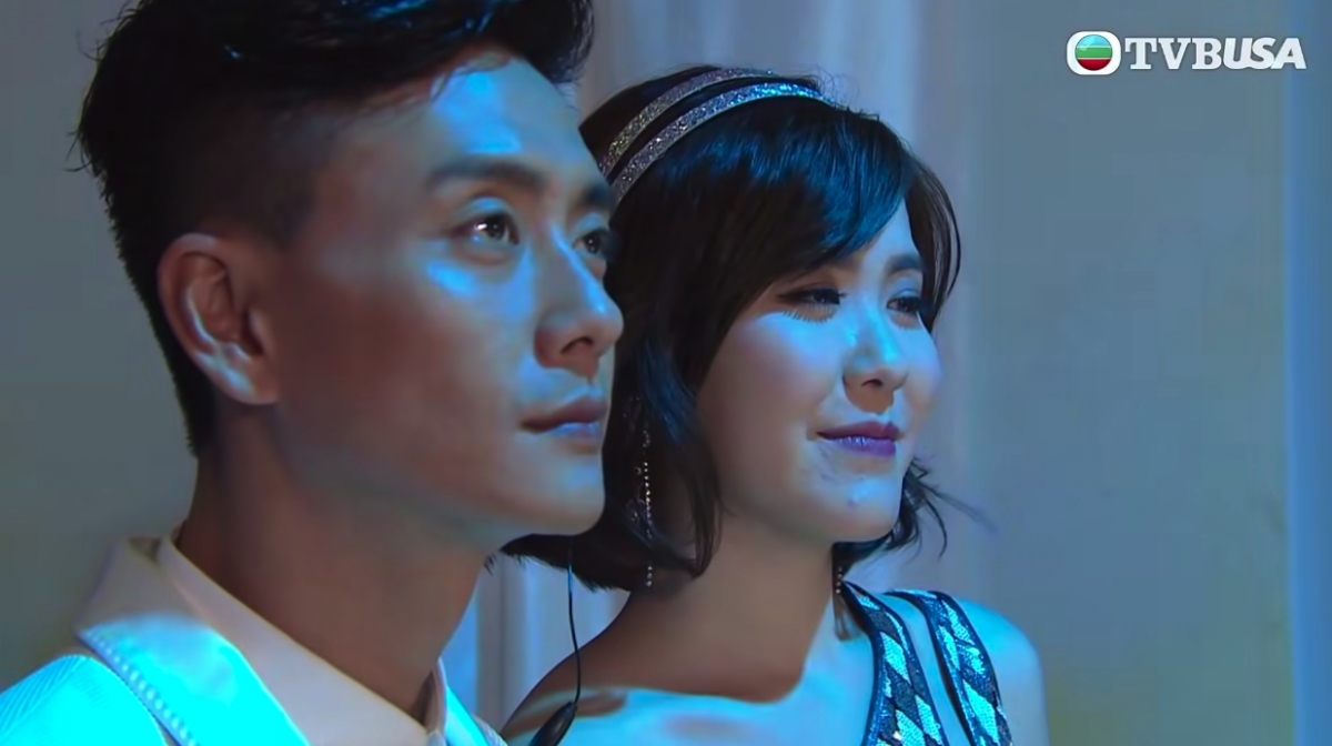 根據英國媒體的報導,該位人妻透過 Twitter帳號 Fesshole 匿名分享,其實丈夫能夠不停平步青雲的原因,竟然是因為自己與他的老闆已經偷情好幾年!