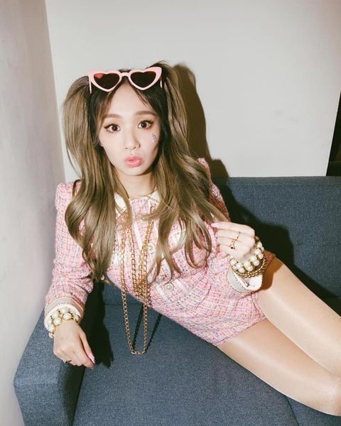 Kimberley神還原MV裡的造型,出席黃明志新專輯《鬼才做音樂》記者會!