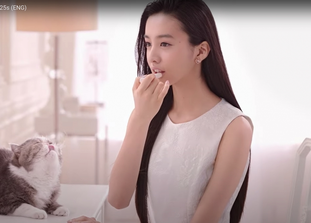 日本新一代時尚新寵兒——木村光希也有用這枝潤唇膏~