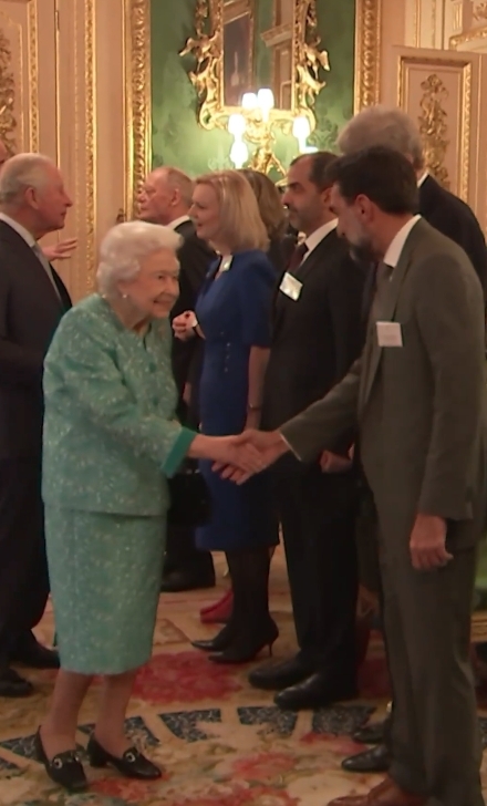 英女王的身體狀況掀起了不少英國民眾的憂慮，網上甚至更傳出英女王駕崩後的安排。原來作為地位斐然的王室成員，出訪時為免有意外發生，更須時刻遵守嚴格的規條！