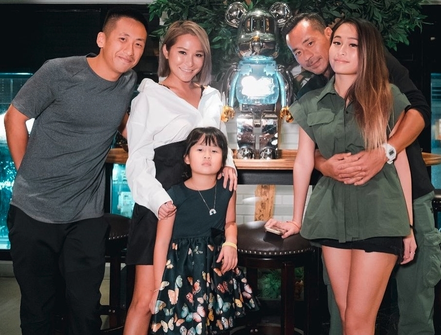 早前Heidi被網民發現Facebook帳號刪除所有與洗米華的合照,只保留IG帳戶的合照!