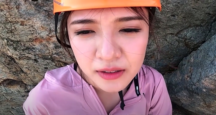 江嘉敏早前就在節目中挑戰山澗的飛索,在《美女郊遊遊》中也有同樣的項目