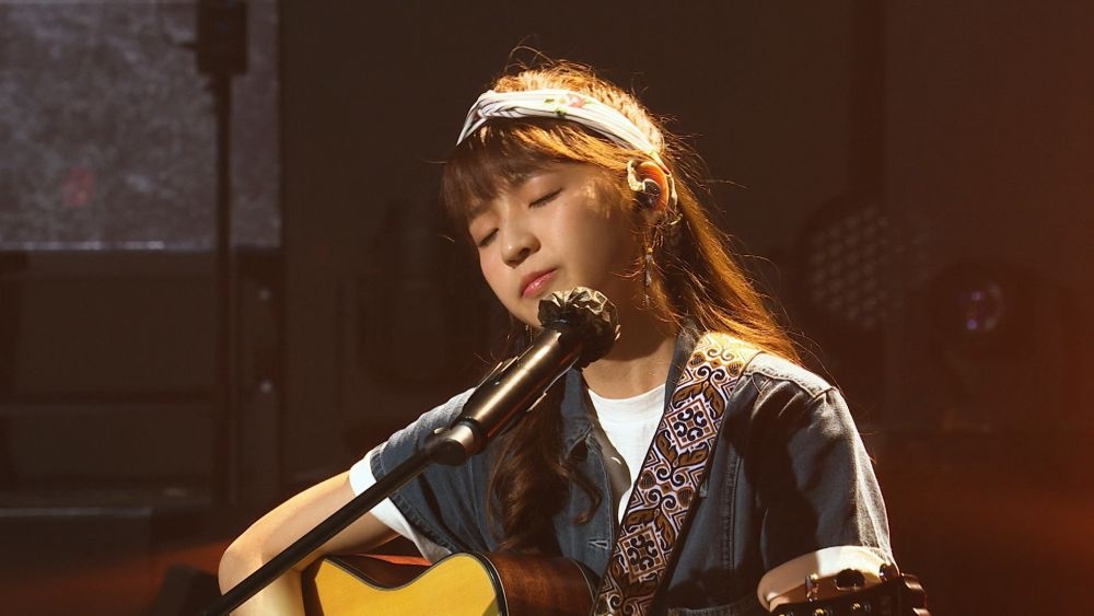 《全民造星4》今次的全女班比賽進行得如火如荼,日前一位樣貌可愛的參賽者何佩