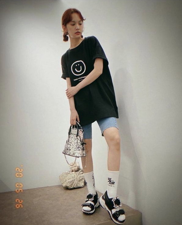 五分褲對於腿部線條缺乏信心,又想穿短褲的女生們絕對是不二之選~