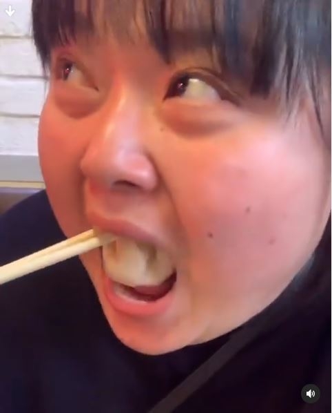 陳嘉佳瘋狂進食被指相當療癒