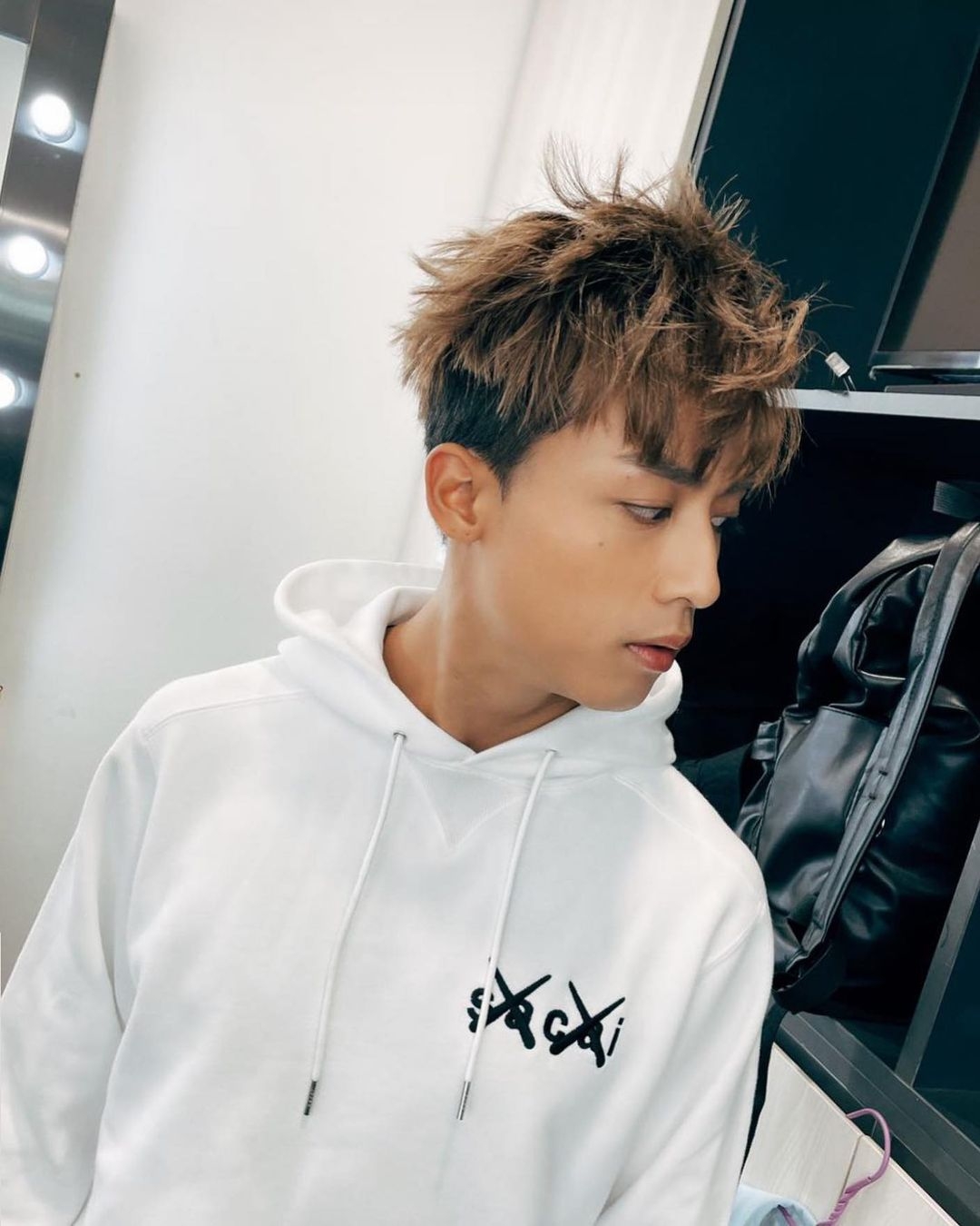 日常熱愛穿Hoodie的老闆AK也有一件!