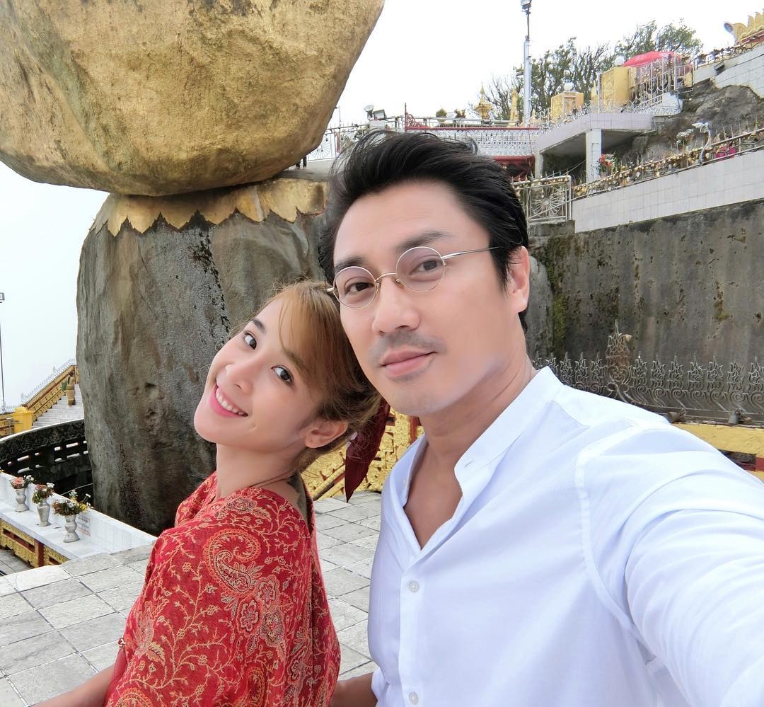 兩人竟然在無預警的情況下,於2019年突然宣佈離婚。