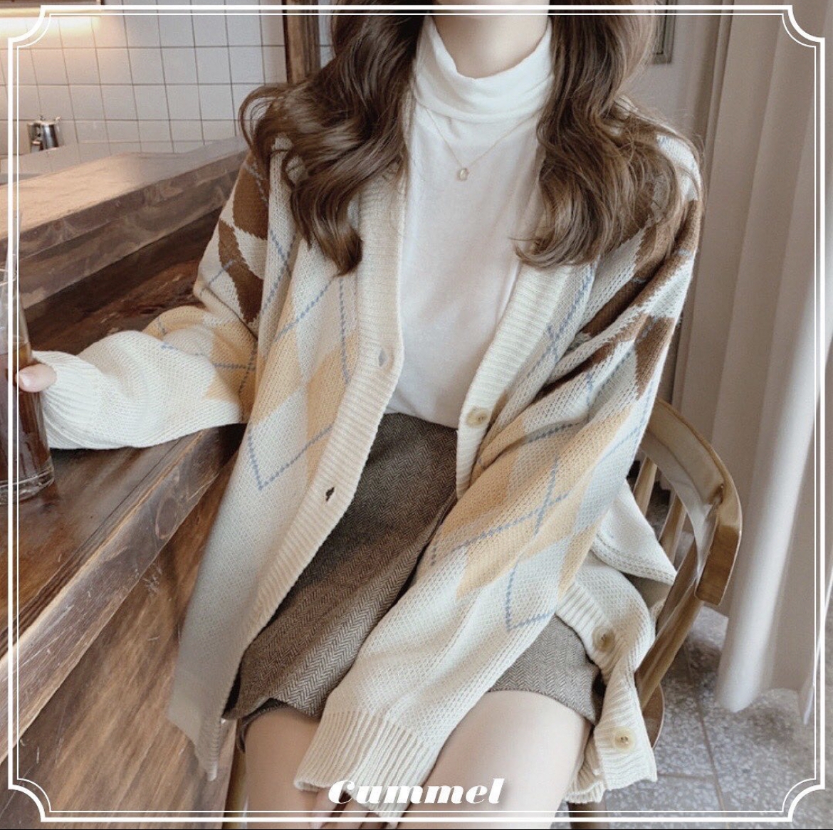 大地色系的冷衫外套可說是每個女生衣櫃不可或缺的衣物!