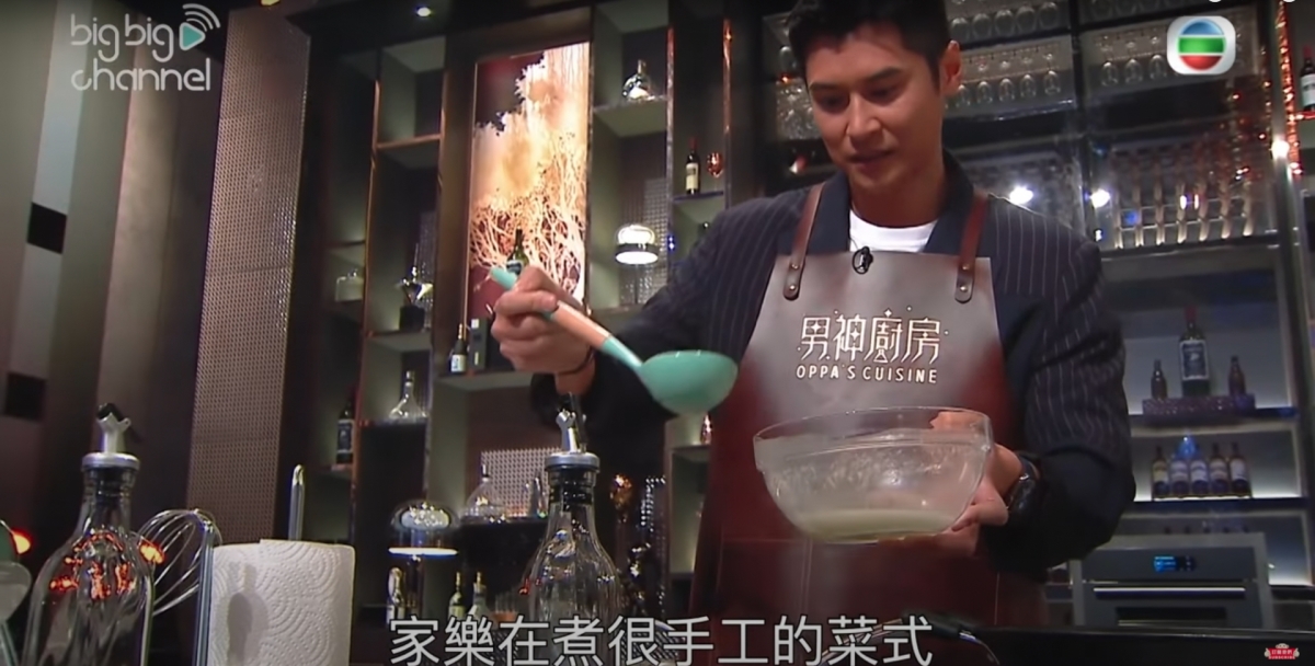 男神陳家樂就決定以蛋白皮包着鮑魚,製作手巧的蛋白福袋!