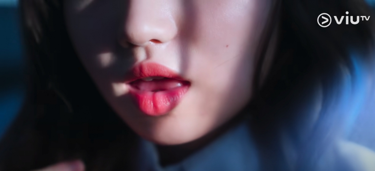 而有眼利網民發現，Day 在《前傳》MV中不但獲得多個大頭鏡頭，而且出席記者會時亦被多次分發了最顯眼的 C 位（Center位置）