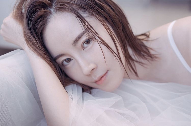 Theresa特意在抖音平台推出一系列「傅穎出道20周年特輯」短片!