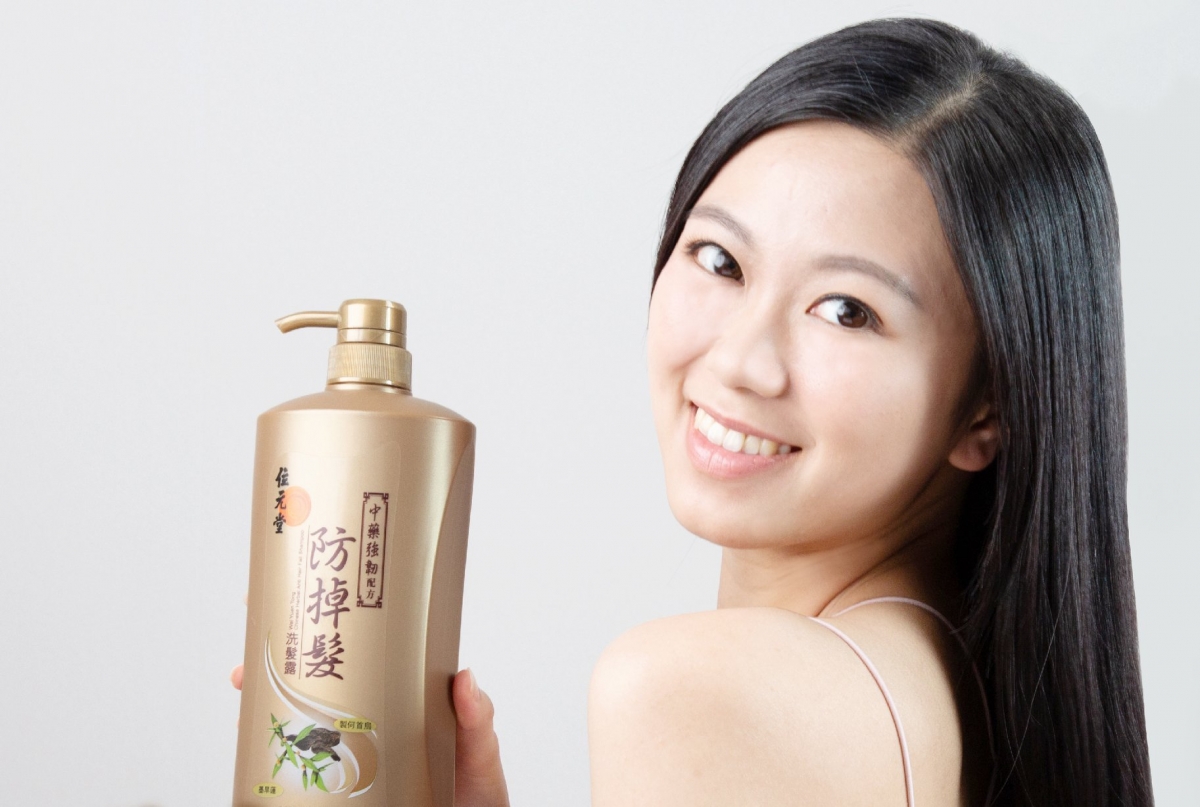 輕易便養出一把烏黑亮澤的秀髮。