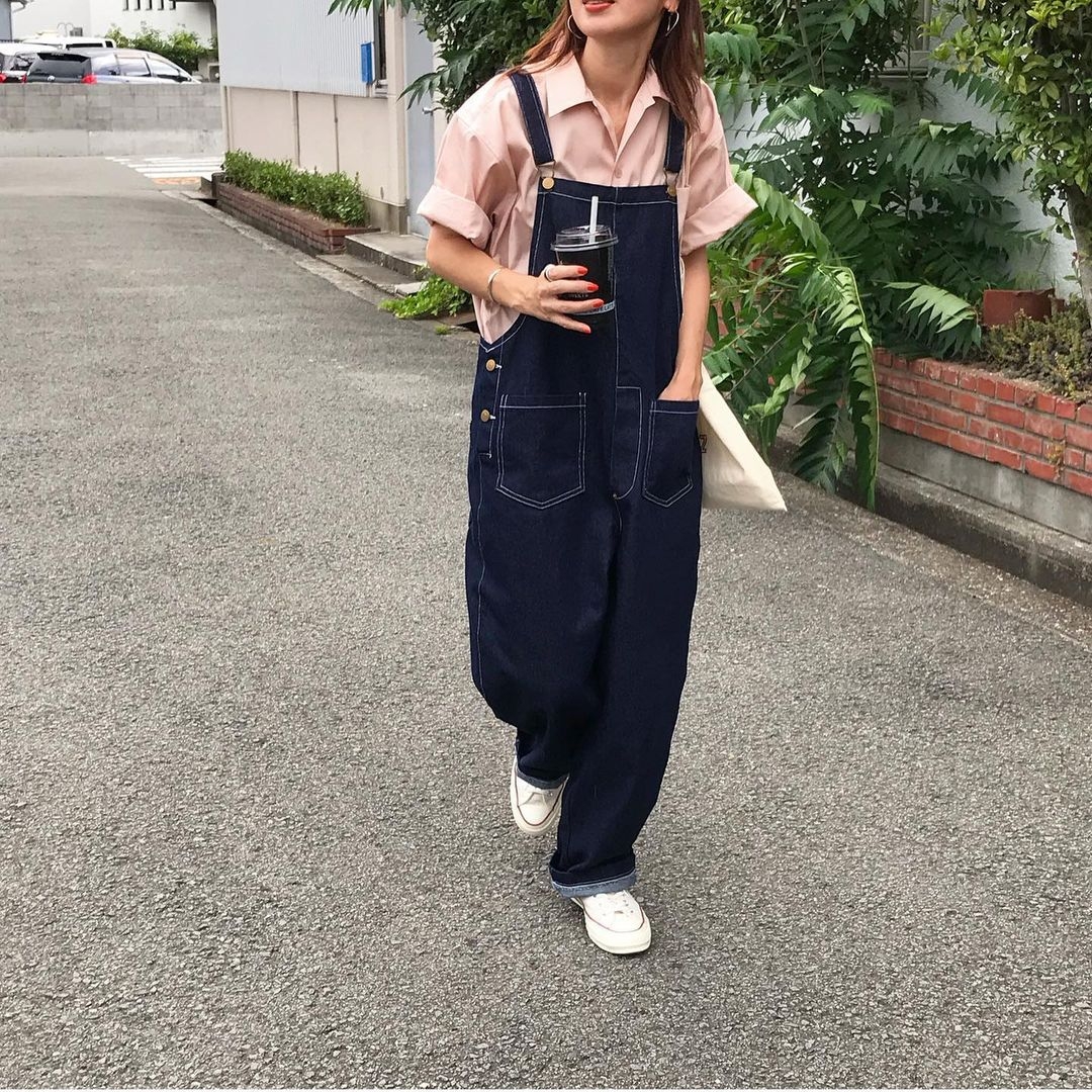 想低調一些可以揀選基本的恤衫款~