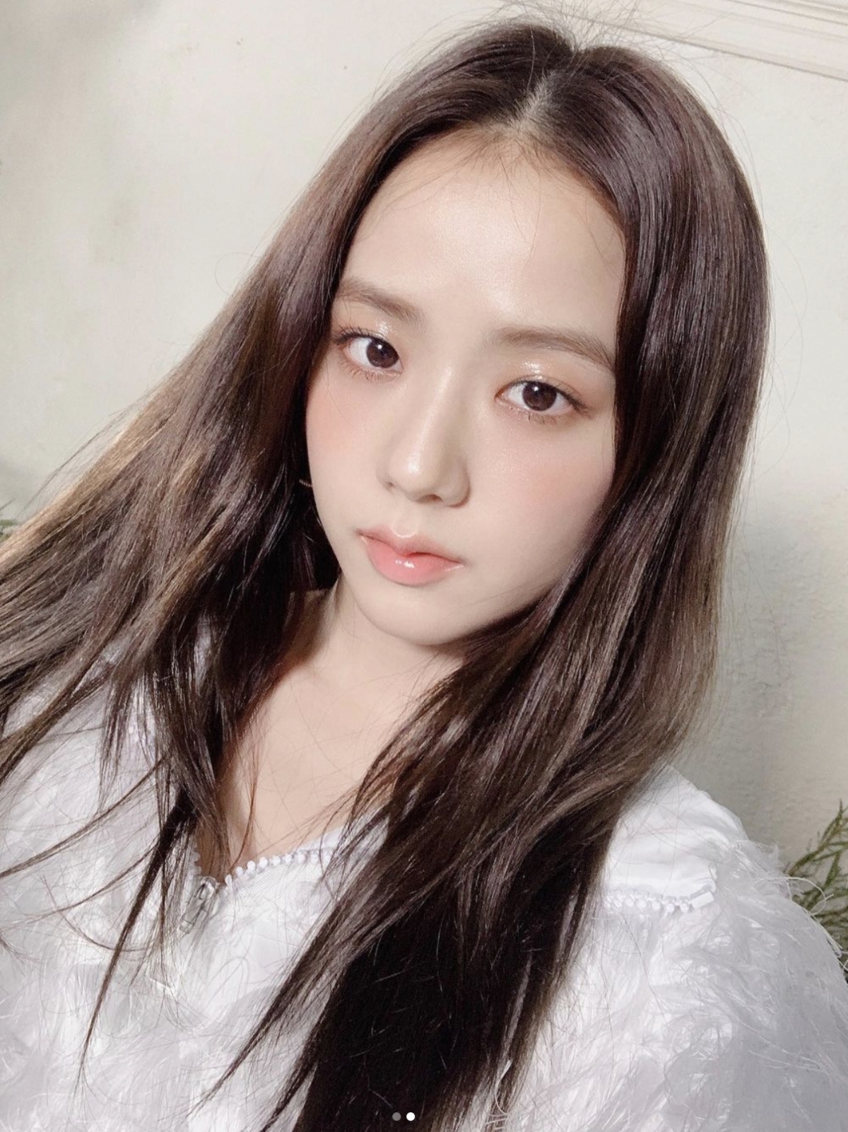 【拆解韓星妝容】BLACKPINK Jisoo One Tone果凍妝!只靠一支唇釉化全妝?