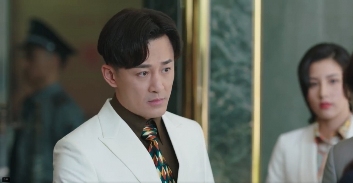 林峯一出場的髮型竟然是五五中間分界，造型超有年代感！