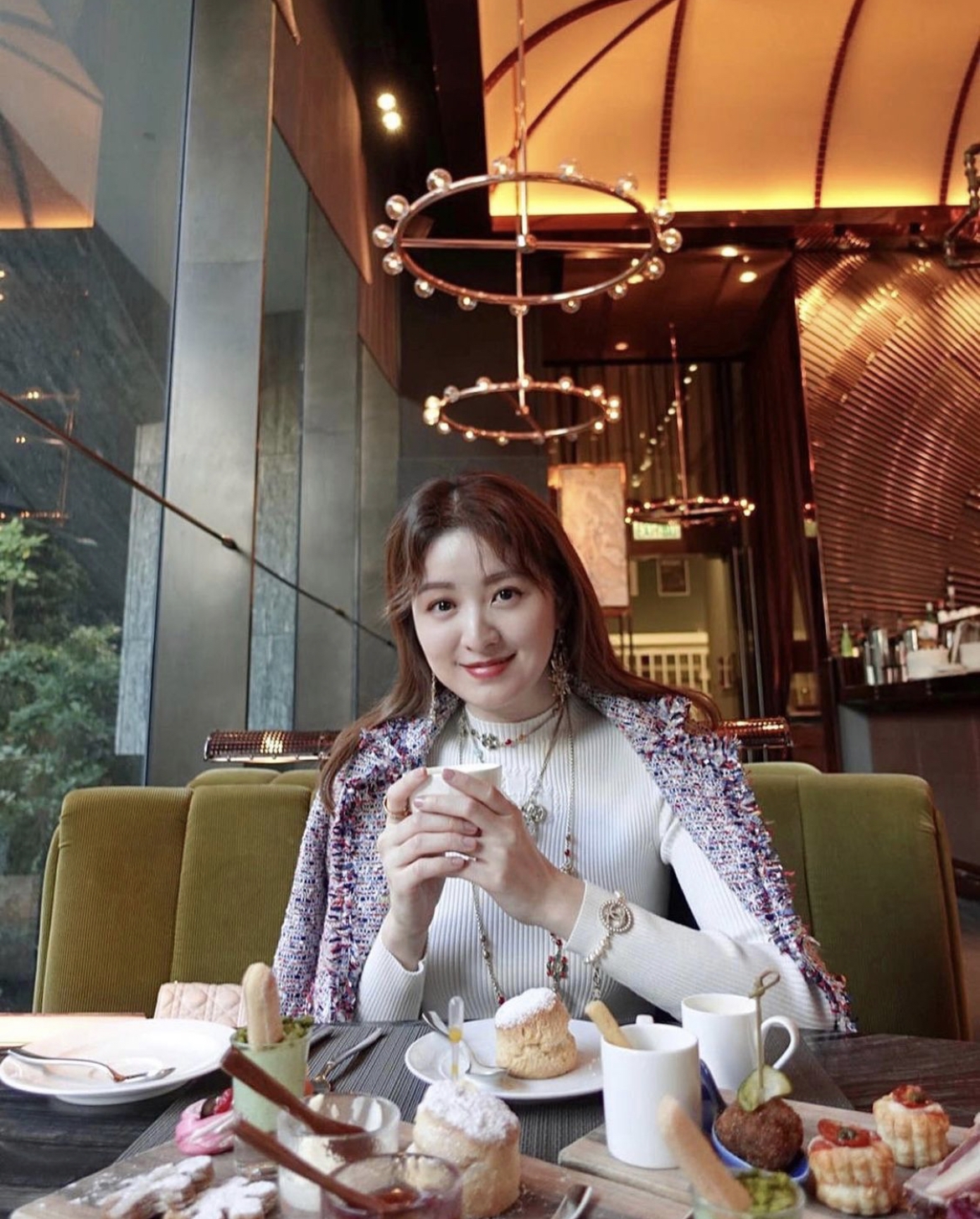 兩位姊妹花先後嫁入豪門,過着闊太幸福美滿的生活,令人羨慕!