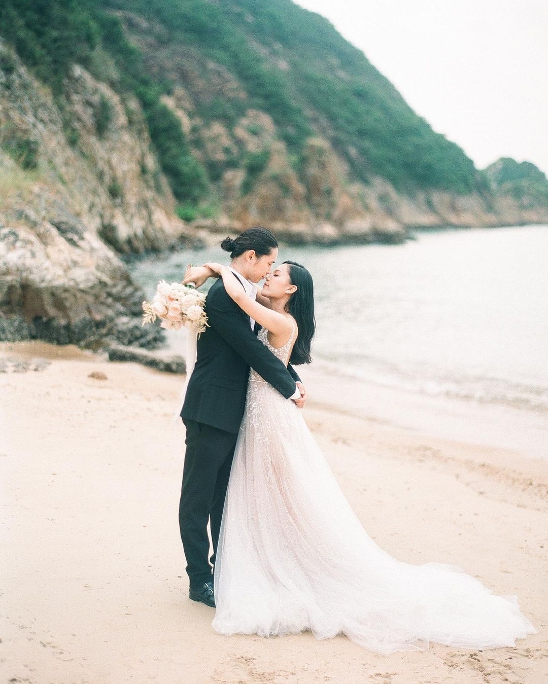 胡智略(Caspar)與霍詠盈(Caroline)自拍拖後一直都愛得相當低調,很少在社交平台放閃。