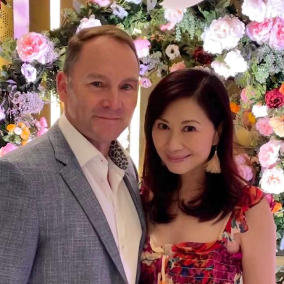 楊寶玲於2015年出席舊同學聚會時﹐與當年在英國讀書時結識的初戀男友Gav重遇!