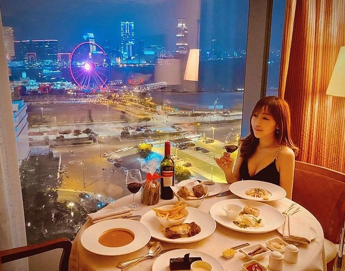 原來不是第一次有人上《東張西望》控訴她