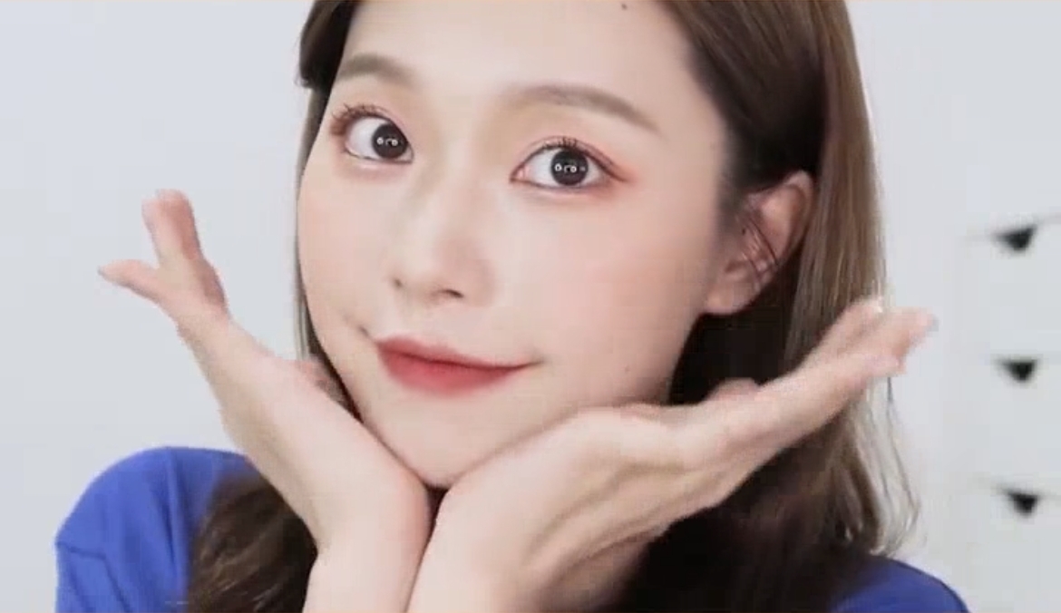 完成以上5步後便能打造出霧面唇的效果~