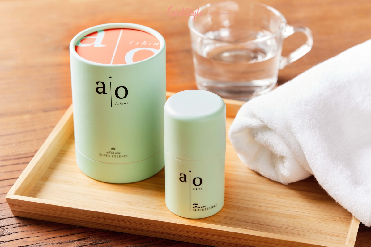 aio SUPER ESSENCE以獨有抹茶綠啫喱質地打造,散發陣陣京都木材香調!