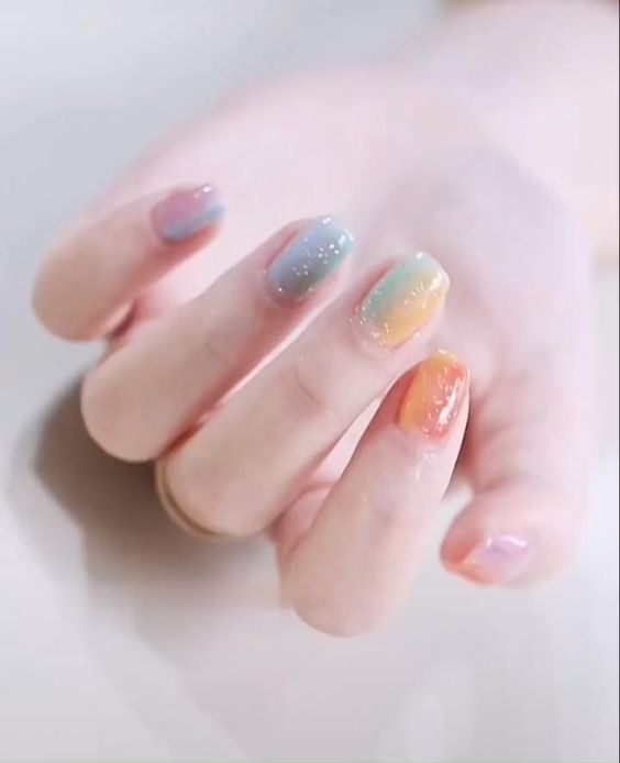 為甲色添加i小元素點綴,還可提升十指上的美感。